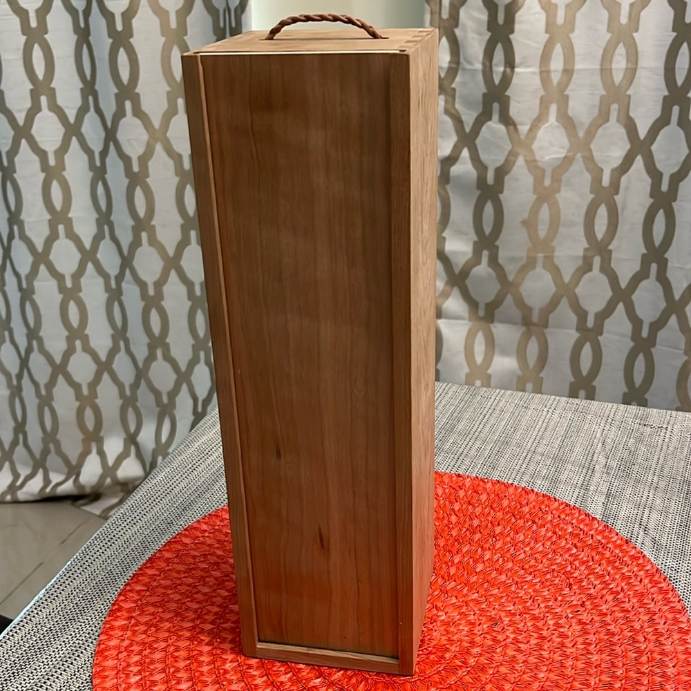 Classic wooden wine gift storage for any occasion